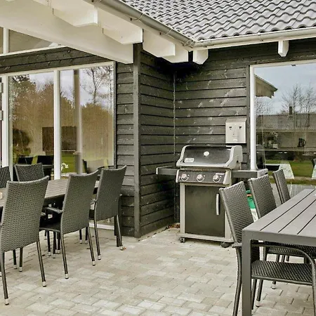 Ferienhaus 18 Person In Bl Vand Blåvand
