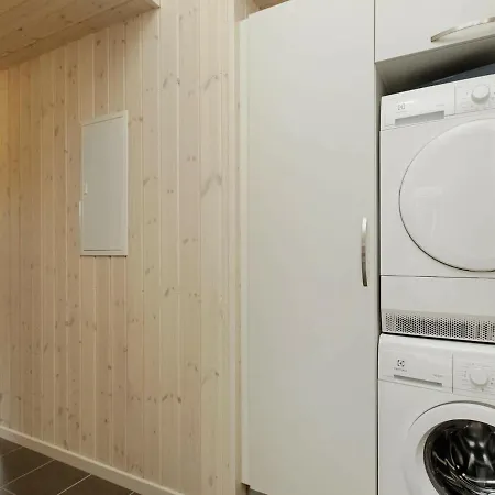 18 Person In Bl Vand Ferienhaus Blåvand